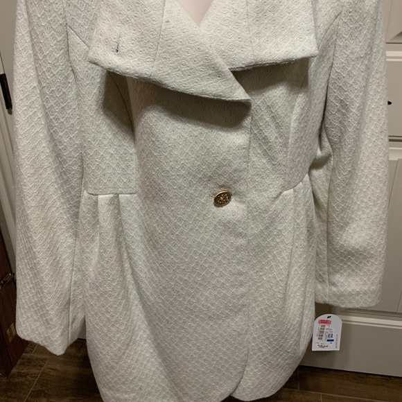 Jessica Simpson Jackets & Blazers - Jessica Simpson off white coat - XL NWT